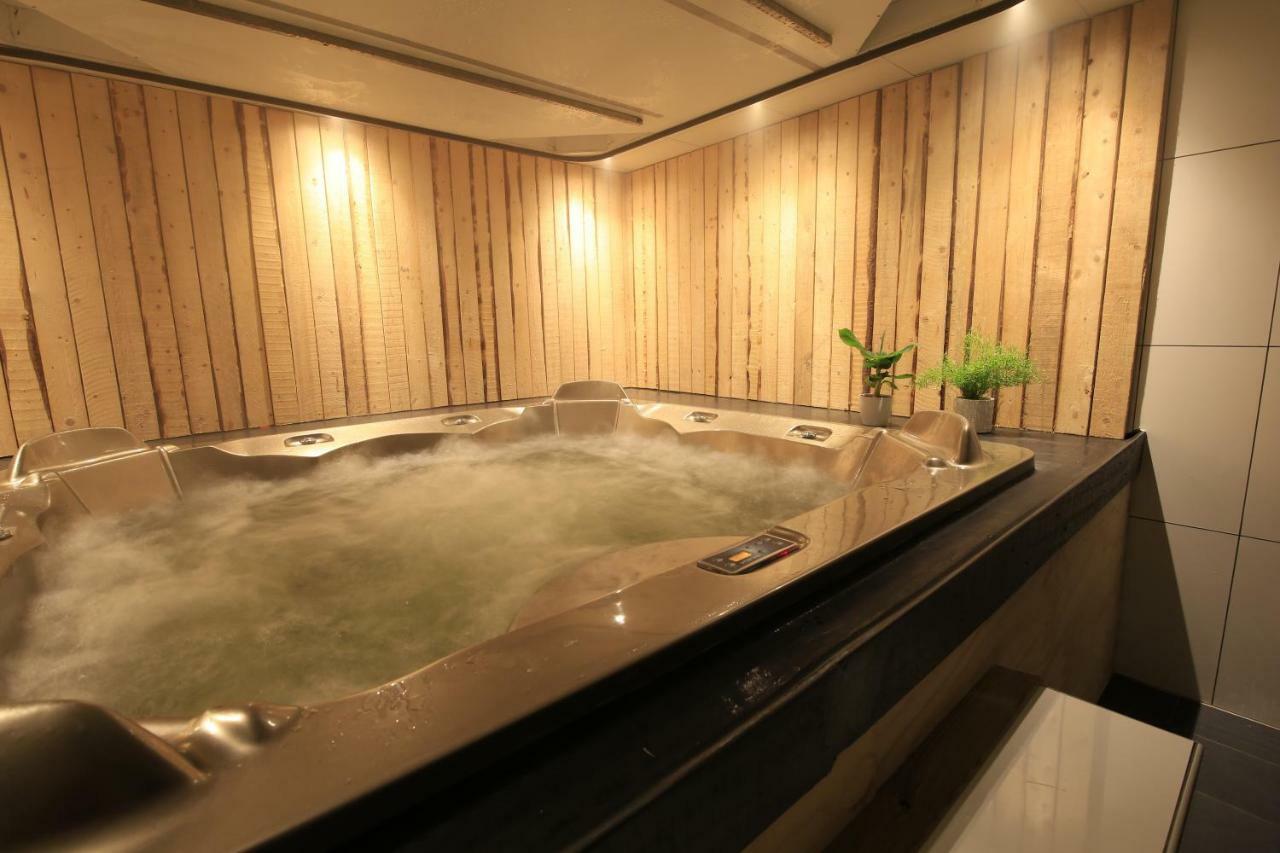 Luxus Familienvilla Mit Jacuzzi & Sauna Tzummarum Eksteriør bilde
