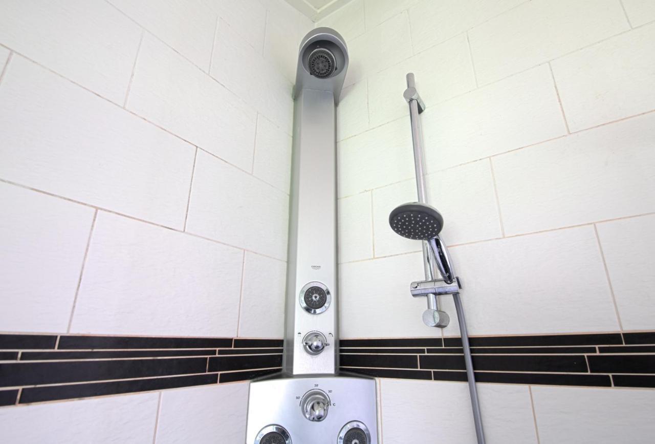 Luxus Familienvilla Mit Jacuzzi & Sauna Tzummarum Eksteriør bilde